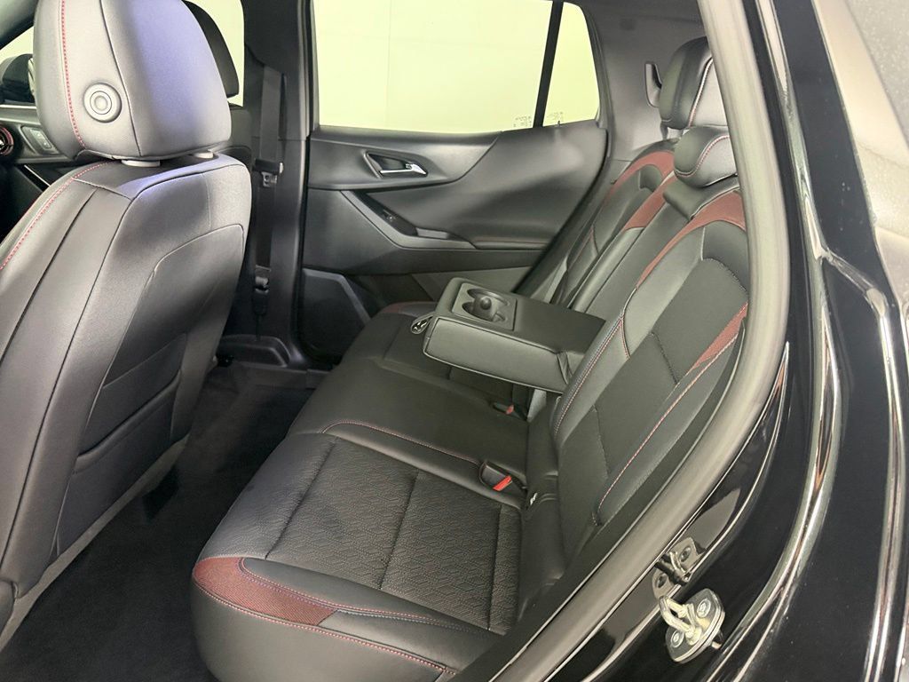 Used 2026 Chevrolet Equinox RS w/ LPO, Floor Liner Package FWD image 22