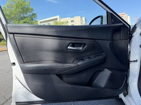 Used 2025 Nissan Sentra SV FWD image 9