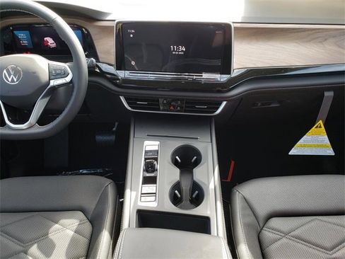 New 2026 Volkswagen Atlas SE image 8