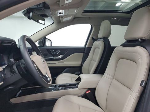 Used 2025 Lincoln Corsair Grand Touring image 15