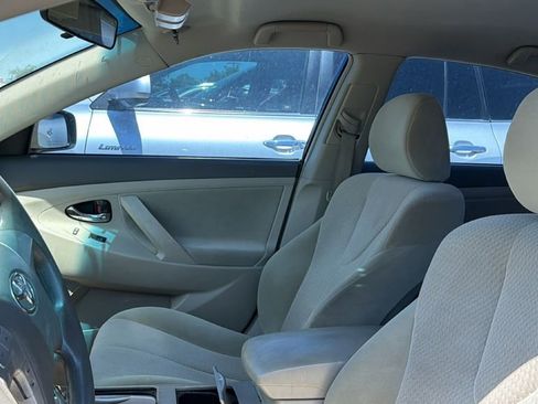 Used 2010 Toyota Camry LE image 9