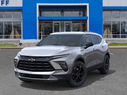 New 2025 Chevrolet Blazer LT w/ Convenience Package image 32