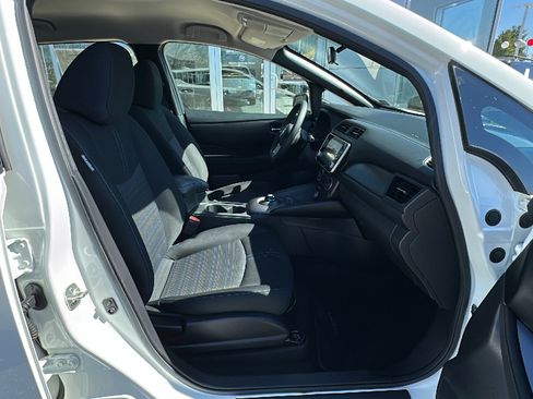 Certified 2022 Nissan Leaf S image 23