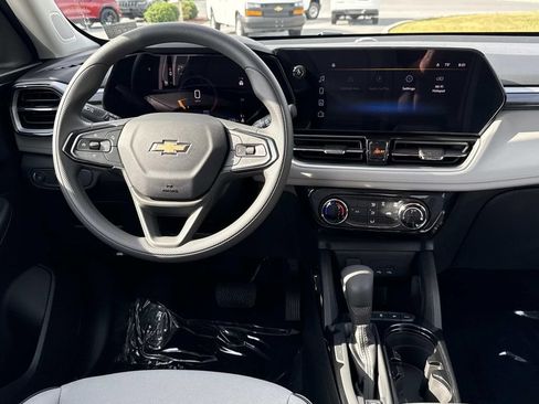 Used 2026 Chevrolet TrailBlazer LT w/ Driver Confidence Package AWD/4WD image 3