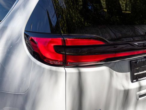 New 2027 Chrysler Pacifica Select FWD image 34
