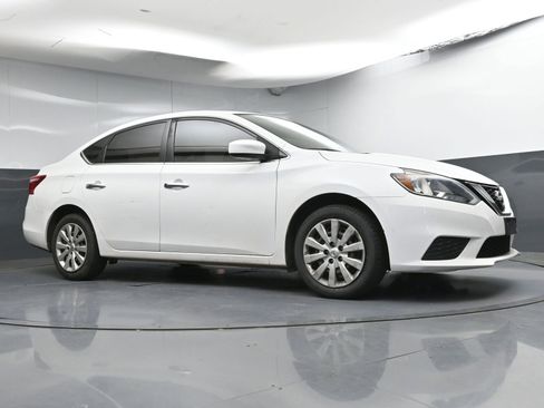 Used 2017 Nissan Sentra S FWD image 19