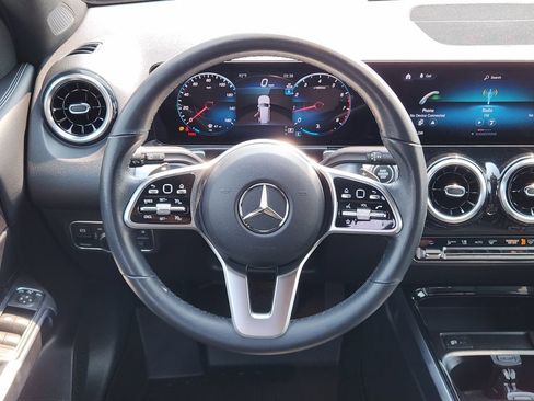 Used 2023 Mercedes-Benz GLB 250 4MATIC image 22