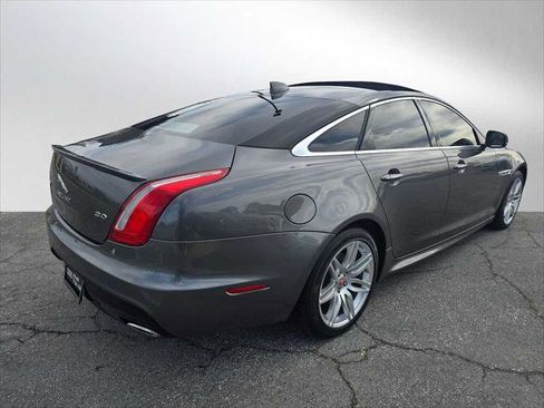Used 2017 Jaguar XJ R-Sport image 3