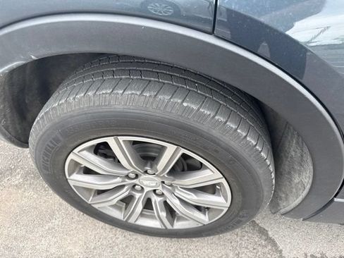 Used 2019 Cadillac XT4 Sport w/ Cold Weather Package FWD image 13
