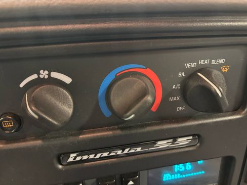 Used 1994 Chevrolet Impala SS image 21