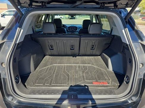 Used 2022 GMC Terrain SLT w/ Infotainment Package II image 12