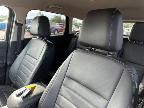 Used 2015 Ford Escape Titanium w/ Equipment Group 301A AWD/4WD image 14
