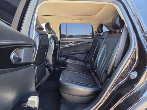 Used 2022 Lincoln Nautilus Reserve AWD/4WD image 17