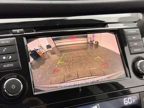 Used 2020 Nissan Rogue SV image 18