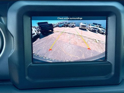 Used 2023 Jeep Wrangler Unlimited w/ Cold Weather Group image 15