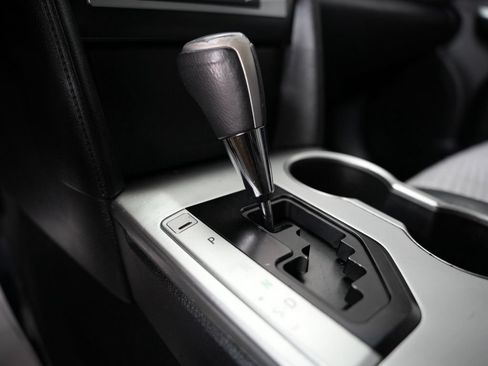 Used 2014 Toyota Camry SE FWD image 30