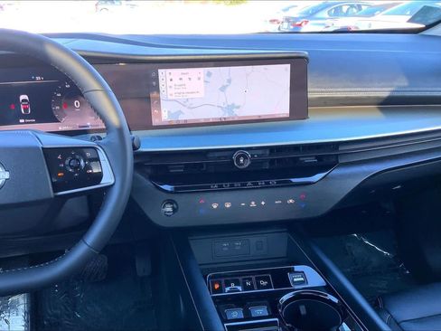 Used 2025 Nissan Murano SL image 7