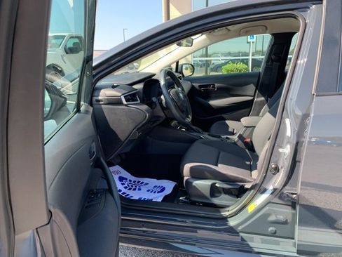 Used 2025 Toyota Corolla LE image 9