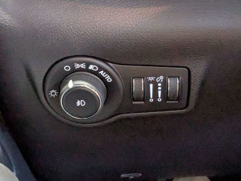 New 2026 Jeep Compass Trailhawk w/ Sun, Sound & Navigation Group AWD/4WD image 25