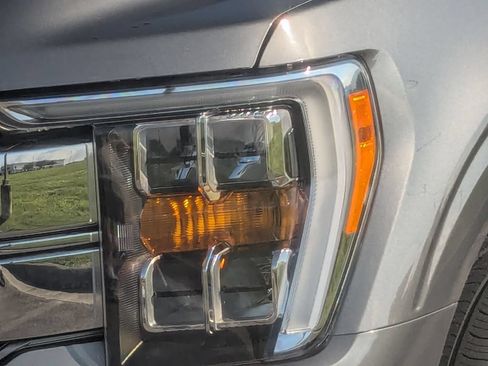 Used 2021 Ford F150 Lariat RWD image 9