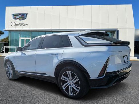 Certified 2024 Cadillac Lyriq Tech w/ Driver Assist Package RWD image 5