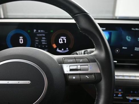 Used 2025 Hyundai Kona SEL FWD image 16