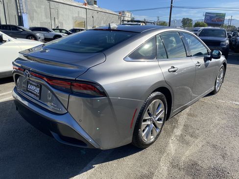 Used 2023 Toyota Mirai w/ Advanced Technology Package RWD image 10