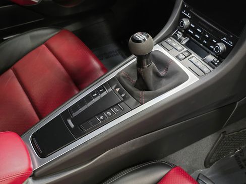 Used 2017 Porsche 718 Cayman RWD image 35
