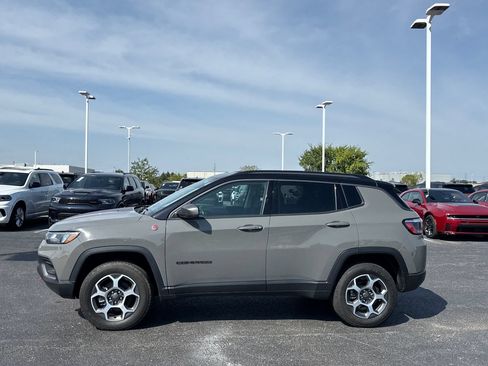 Used 2022 Jeep Compass Trailhawk w/ Trailhawk Convenience Group AWD/4WD image 5