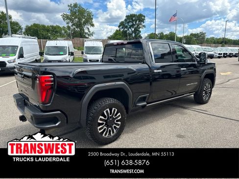 Used 2024 GMC Sierra 3500 Denali Ultimate AWD/4WD image 5