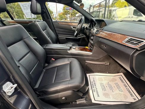 Used 2014 Mercedes-Benz E 350 4MATIC Sedan image 30