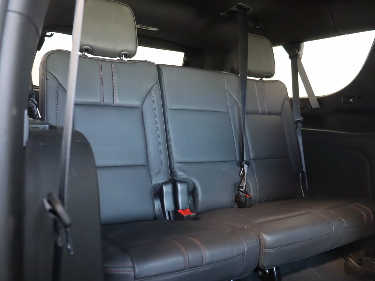 Certified 2023 Chevrolet Suburban RST w/ Luxury Package AWD/4WD image 17