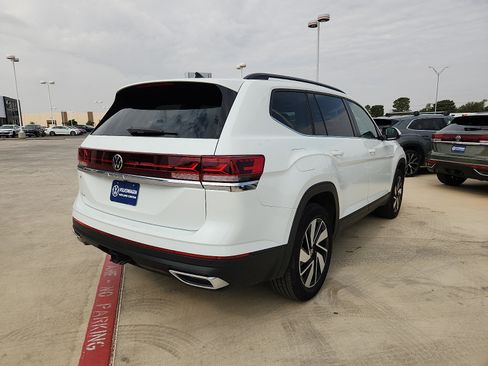 Certified 2025 Volkswagen Atlas SE FWD image 7