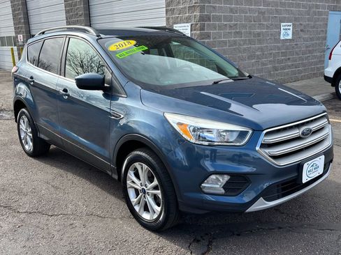 Used 2018 Ford Escape SE w/ SE Sync 3 Package image 1