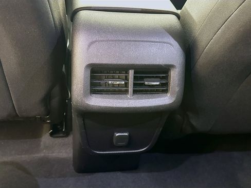 Used 2018 Chevrolet Equinox LT image 28