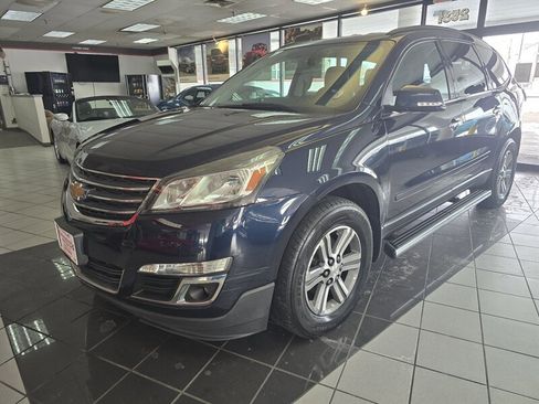 Used 2016 Chevrolet Traverse LT image 1