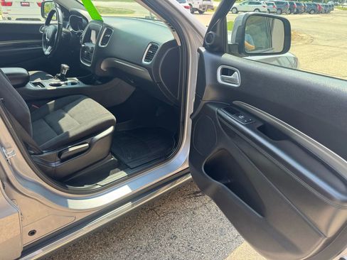 Used 2019 Dodge Durango SXT image 12