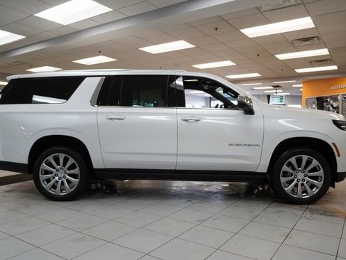 New 2025 Chevrolet Suburban Premier AWD/4WD image 32