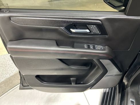 Used 2025 GMC Yukon AT4 Ultimate image 12