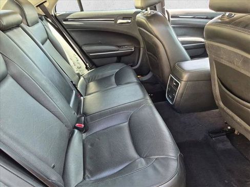 Used 2018 Chrysler 300 Limited RWD image 21