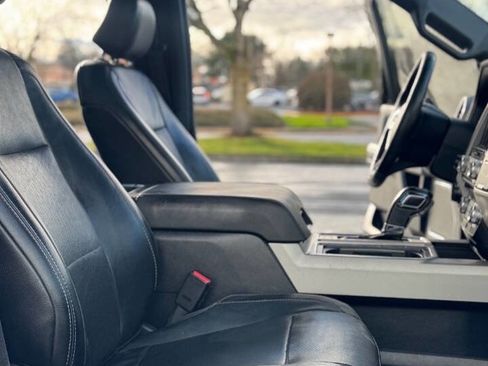 Used 2016 Ford F150 Lariat w/ Equipment Group 502A Luxury image 4