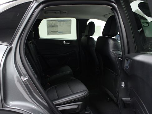 New 2026 Ford Escape SE image 15
