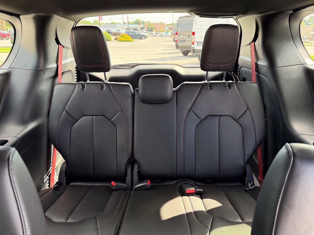 New 2027 Chrysler Pacifica Select FWD image 14