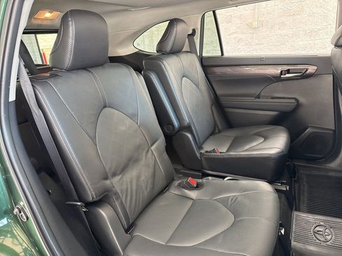 Used 2024 Toyota Highlander Platinum image 47
