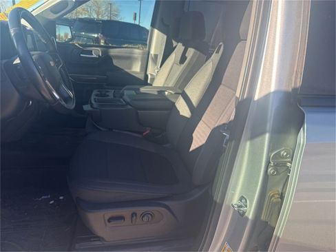 Used 2021 Chevrolet Silverado 1500 LT image 9