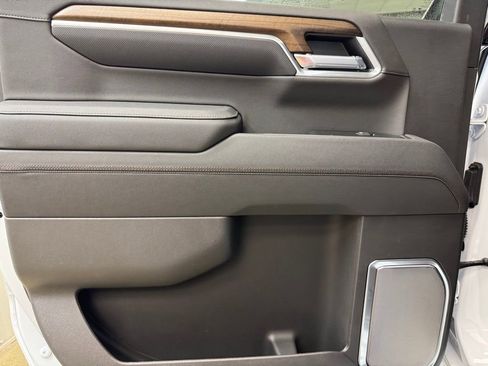 New 2026 Chevrolet Silverado 1500 High Country w/ Technology Package AWD/4WD image 16