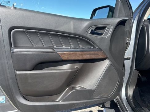 Used 2021 GMC Canyon Denali image 16