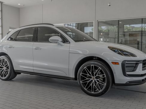 Used 2023 Porsche Macan AWD/4WD image 12