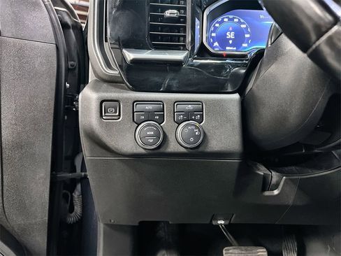 Used 2022 Chevrolet Silverado 1500 LT image 13