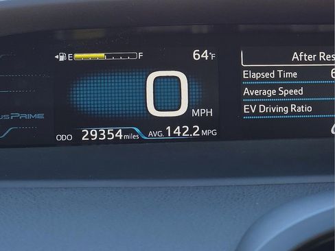 Used 2018 Toyota Prius Prime Advanced image 19